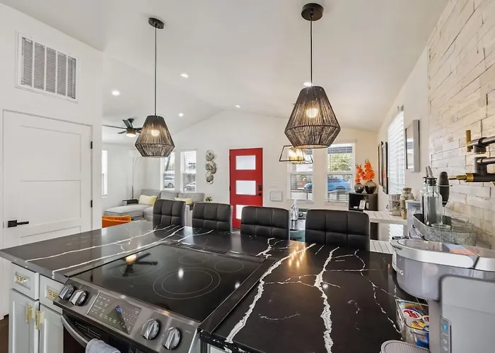 Downtown Modern Retreat 2 Homes In 1 Phoenix